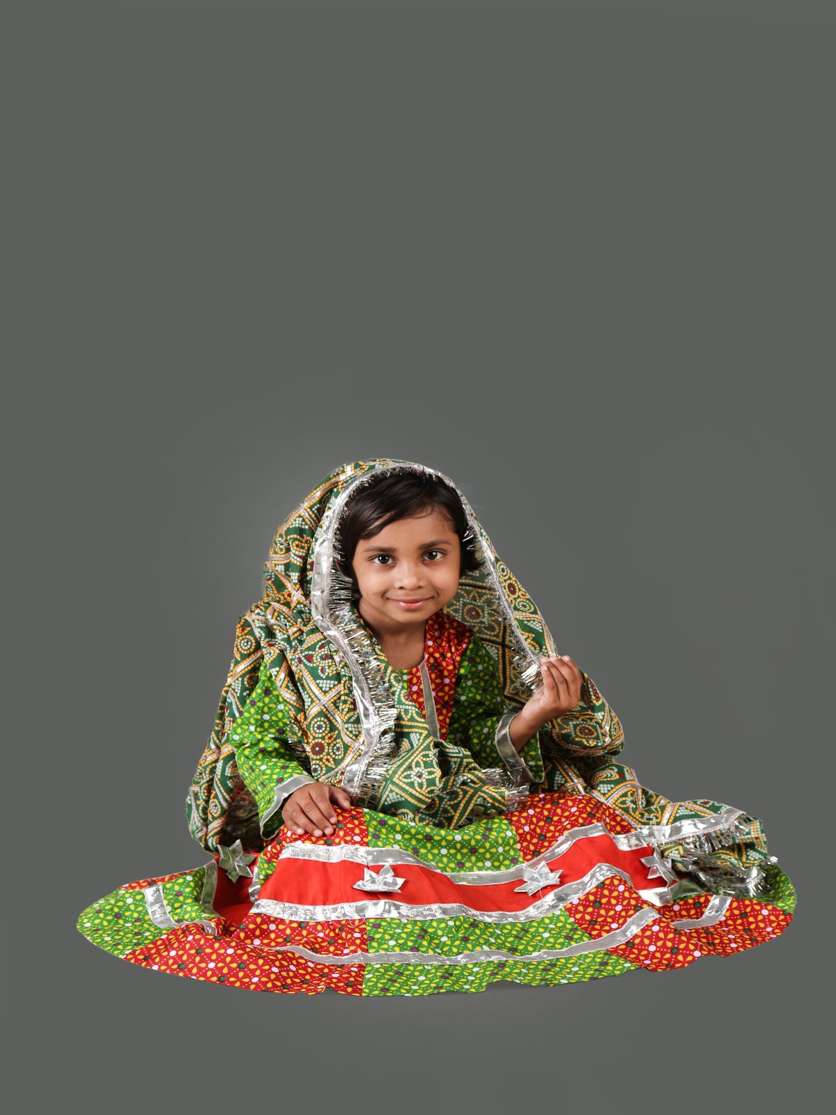 Buy BookMyCostume Rajasthani Girl with Jewellery Indian State Kids & Adults  Fancy Dress Costume for Girls 4-5 years Online at Low Prices in India -  Amazon.in