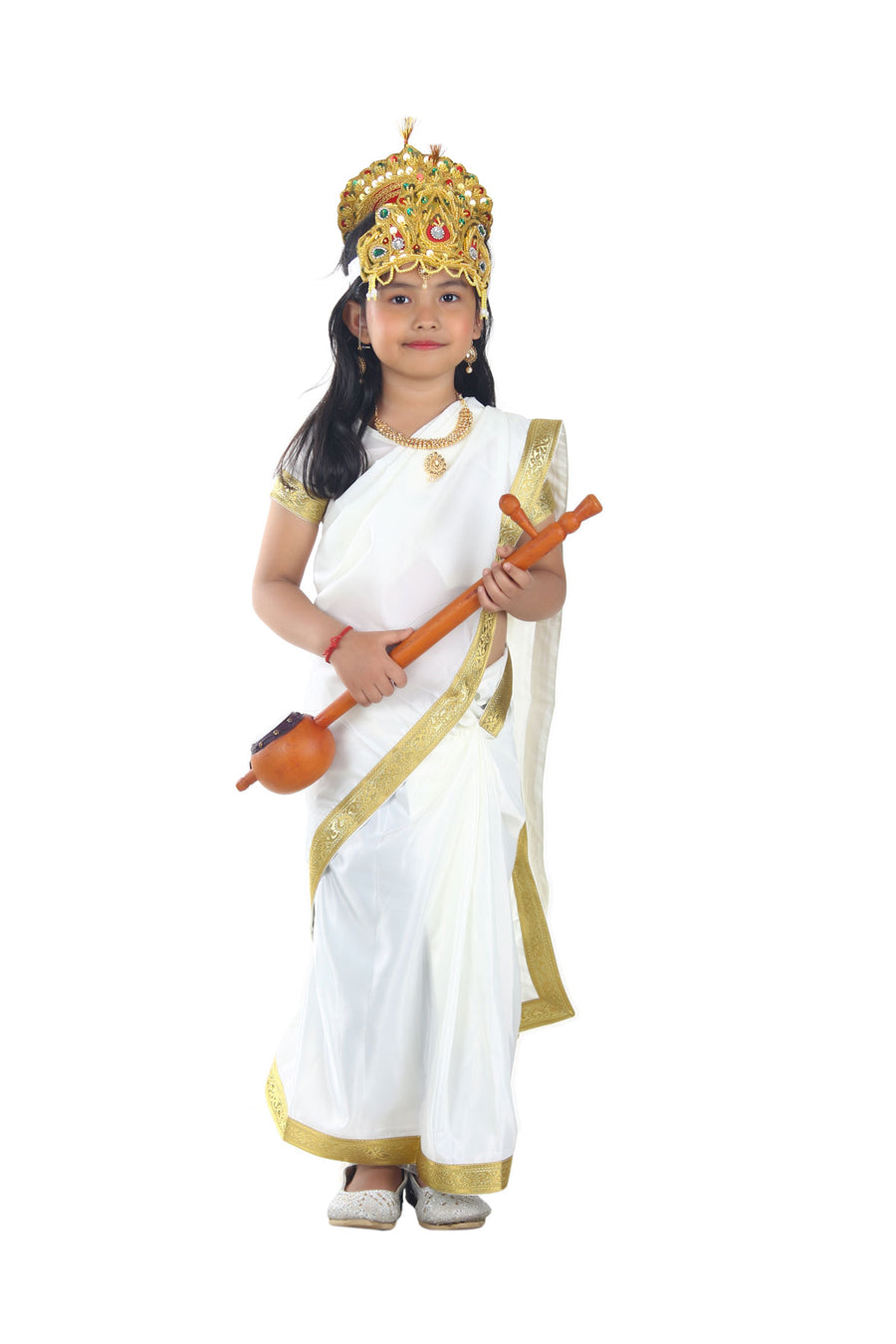 Portrait of Beautiful Indian Girl Standing in Front of Durga Idol Wearing  Traditional Indian Saree, Gold Jewellery, Bangles and Stock Image - Image  of concept, india: 196102233